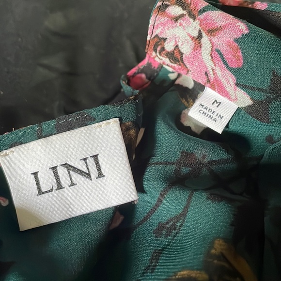 Lini puff sleeve floral smocked blouse - Picture 10 of 11